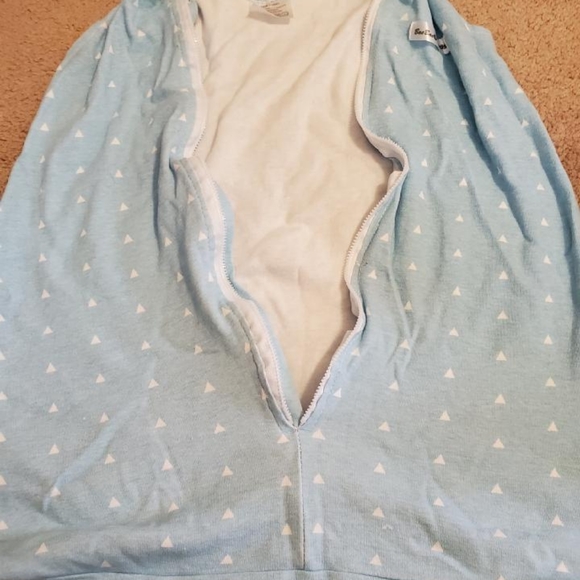 Pair of sleep sacks, gently used - Picture 3 of 4